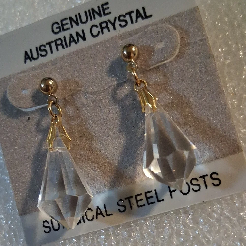 Genuine Austrain Crystal Dangle Earrings . - Picture 5 of 5